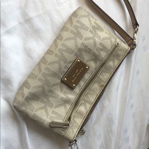 Michael kors wristlet